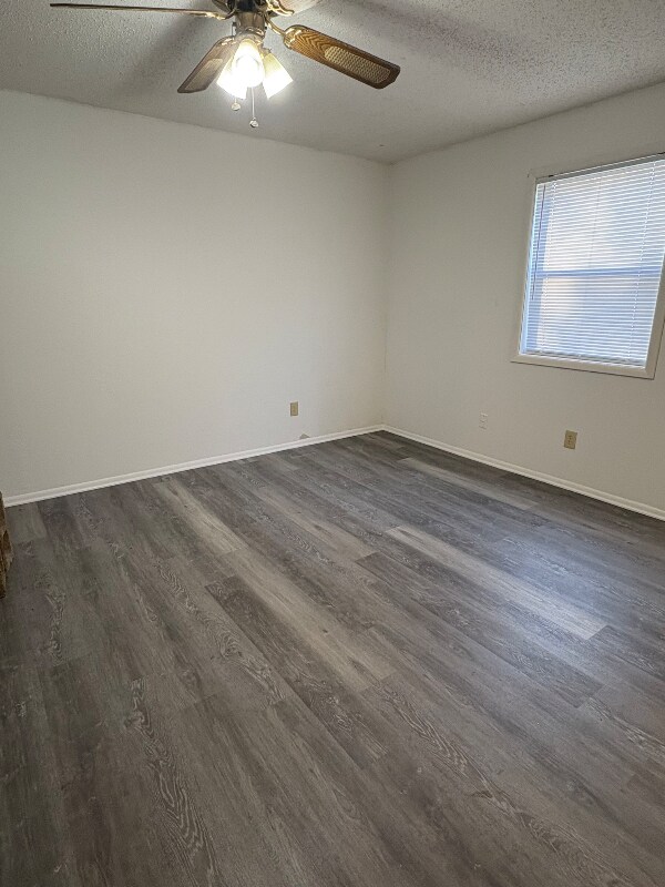 Foto del edificio - 313 S Bailey St