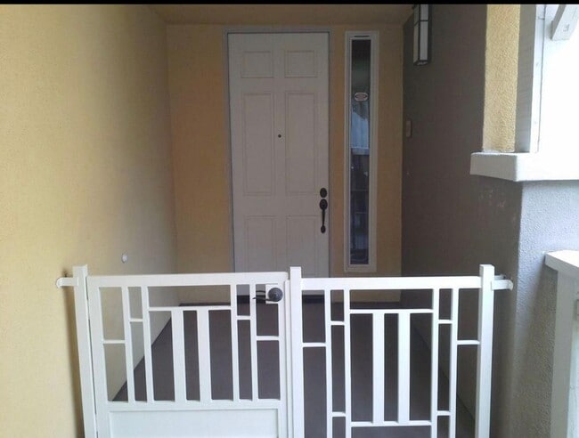 Building Photo - Seabridge Oxnard - 3 bedroom, 2 bath condo...