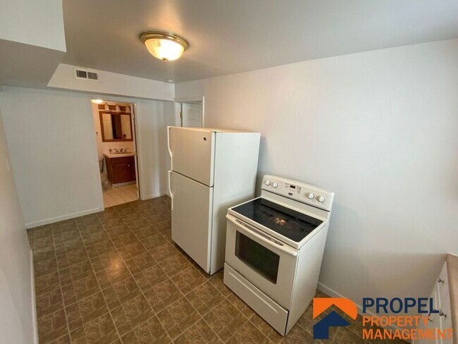 Foto del edificio - 8141 Macomb St