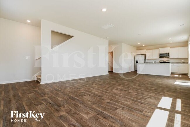 Building Photo - 385 Azore Way