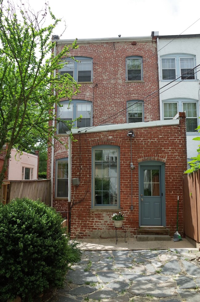 Entrance area to basement - 1805 Kenyon St NW