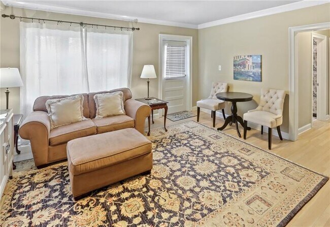Foto del edificio - 4810 Lake Forrest Ct NE