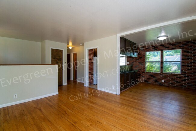 Building Photo - $500 SIGNING BONUS!! Great 4 bedroom in Fo...