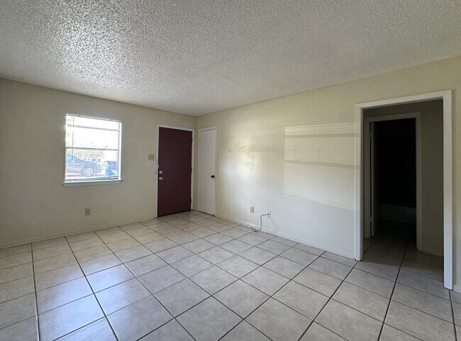 Foto del edificio - 918 Dryden Ave