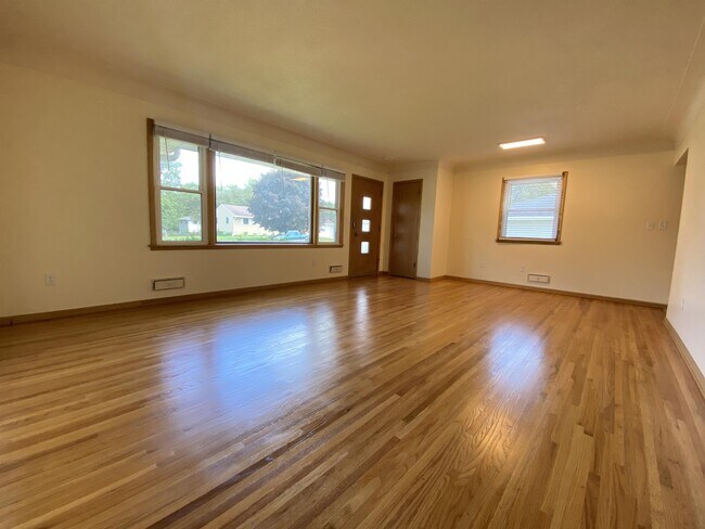 Foto del edificio - 2215 15th Ave NW