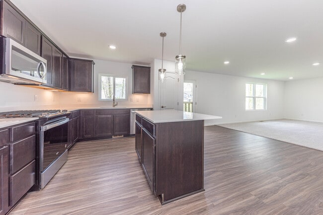 Building Photo - 9268 Hemlock Ln