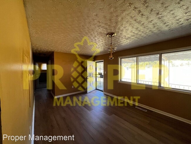 Building Photo - 3 br, 1 bath House - 3964 Nicholas Rd