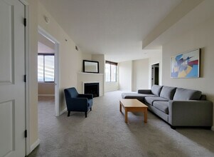 Building Photo - 851 N Glebe Rd