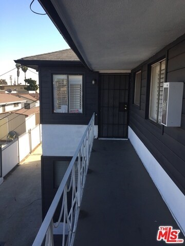 Primary Photo - 310 E Hyde Park Blvd