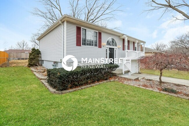 Building Photo - 3 Bedroom Pet-Friendly Home in Blue Springs, MO with Main Street Renewal