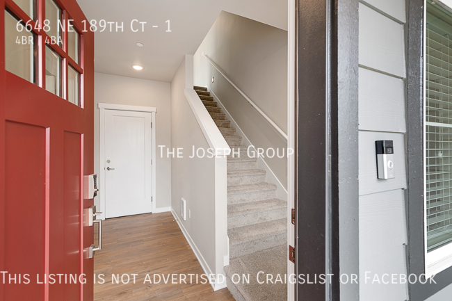 Foto del edificio - Stunning new construction, 4 bed/3.5 bath ...