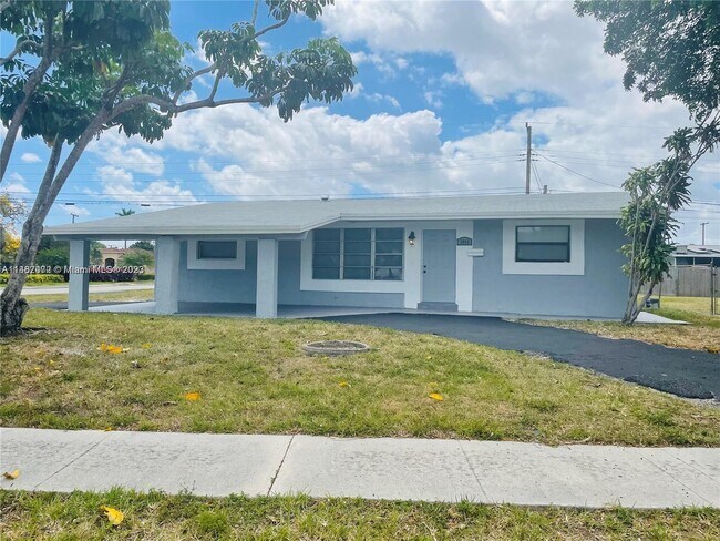 Foto del edificio - 3800 NW 5th Ct