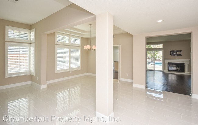 Building Photo - 3 br, 2.5 bath House - 676 Corte Raquel