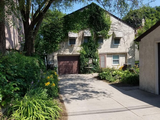 Foto del edificio - 4232 Cedar Ave S