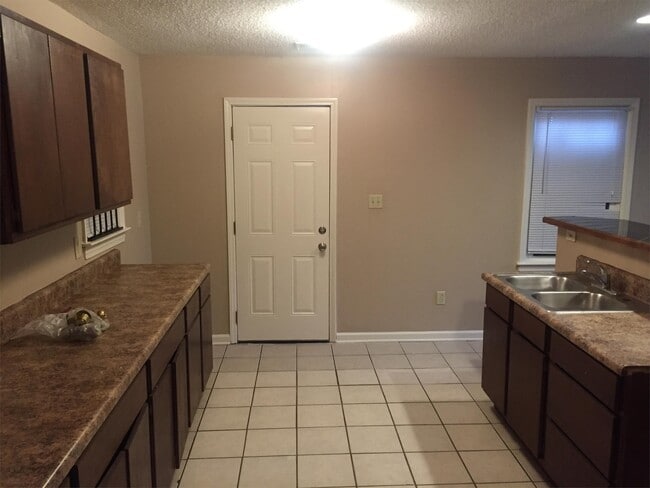 Building Photo - 1968 Gayle Ave