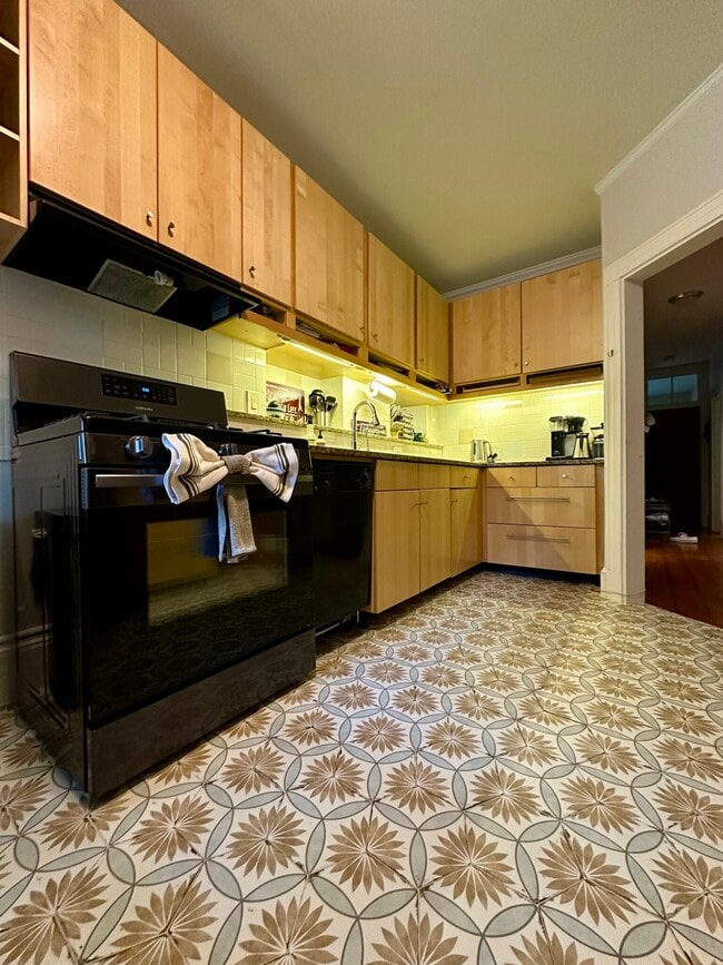 Building Photo - 279 Chestnut Ave