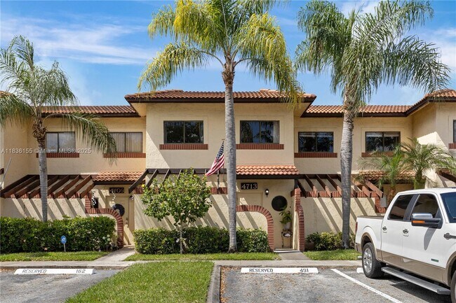 Foto del edificio - 4713 N Pine Island Rd