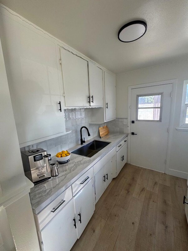 Foto del edificio - 9671 Maureen Dr