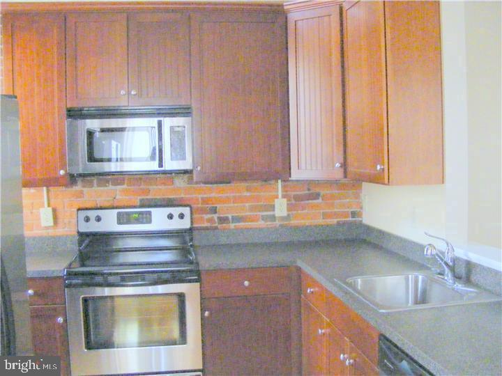 19 E Broad St Unit A6, Trumbauersville, PA 18970 Room for Rent in Trumbauersville, PA