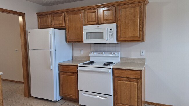 Foto del edificio - Make this Lovely 3 Bedroom your home for the New Year