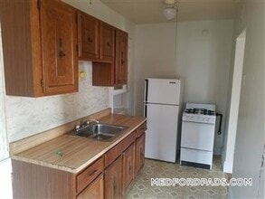 Building Photo - 53 Fellsway W