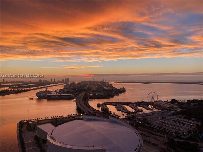 Building Photo - 888 Biscayne Blvd