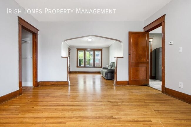 Foto del edificio - 120 West Ave