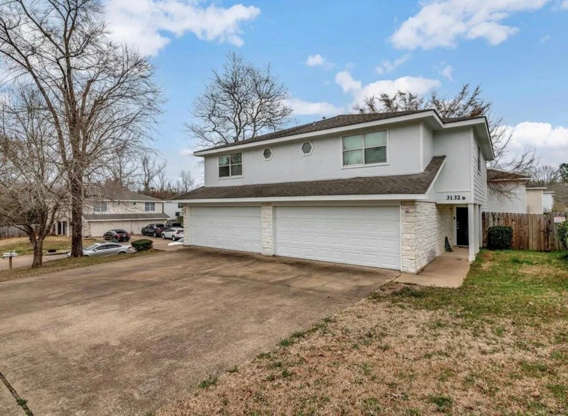 Primary Photo - 3132 Everwood Trl