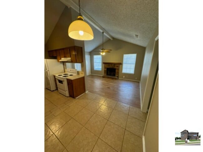 Building Photo - 1713 Mona Dr