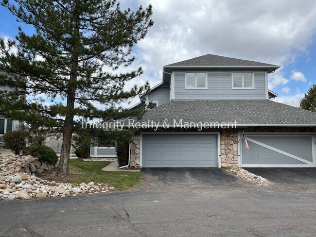 Building Photo - 3 Bed/3 Bath, 2,965 Sqft - 161 Players Clu...