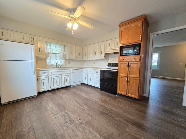 Foto del edificio - 306 Robinhood Ln
