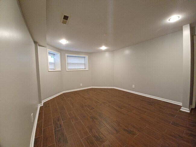 Foto del edificio - 6125 S Champlain Ave