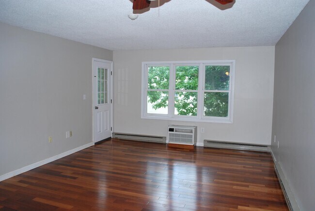 Foto del edificio - 14 Turnbuckle Ln