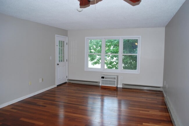 Building Photo - 14 Turnbuckle Ln