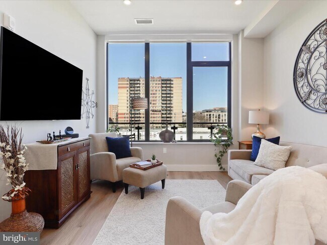 Foto del edificio - 801 N Fairfax St