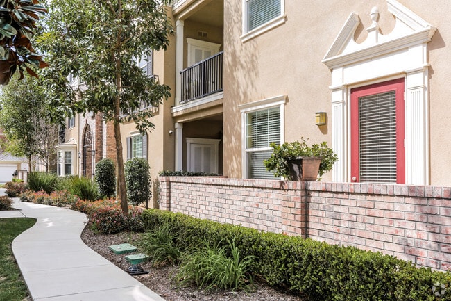 Building View - Coventry Court Luxury Senior