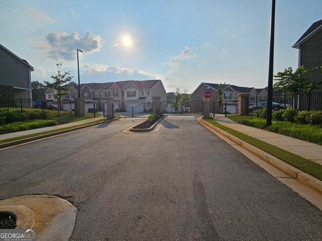 Building Photo - 190 Hampton Cir