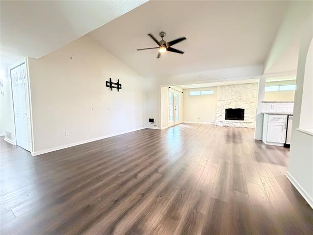 Building Photo - 706 Jamestown Dr