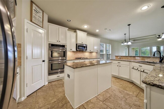 Foto del edificio - 22943 Dale River Rd