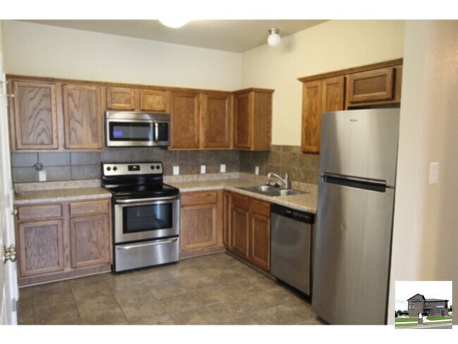 Foto del edificio - 917 Brookview Dr