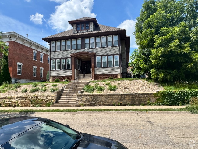 Building Photo - 861 Alpine St