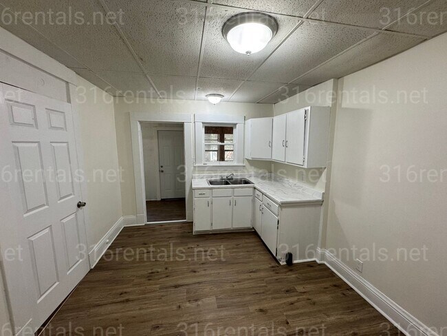 Foto del edificio - $800 - 2 bedroom/ 1 bathroom - Multi Famil...
