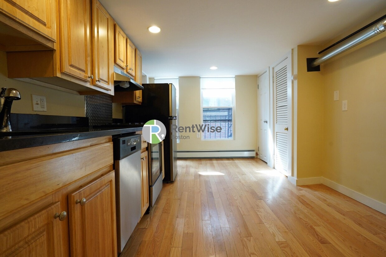 Photo - SEPT 2026- Beacon Hill/MGH Gorgeous Studio. NO FEE