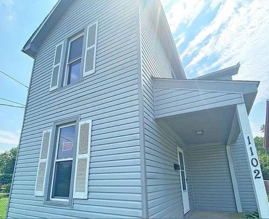 Foto principal - Check out this 2bdr, 1 bath home for rent!
