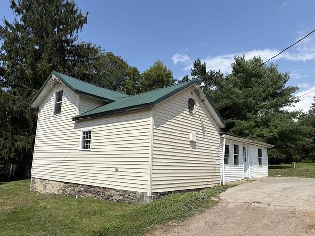 Building Photo - 76 Brown Rd