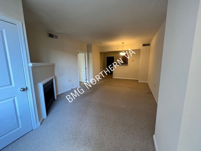 Building Photo - 851 N Glebe Rd