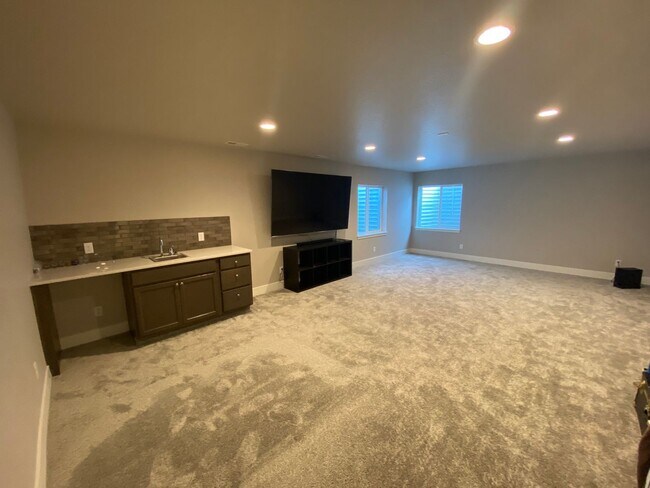 Foto del edificio - STUNNING 4BD/3.5BA HOME IN CUMBRE VISTA | ...