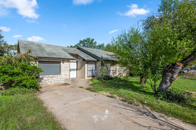 Building Photo - 4618 Button Bend Rd