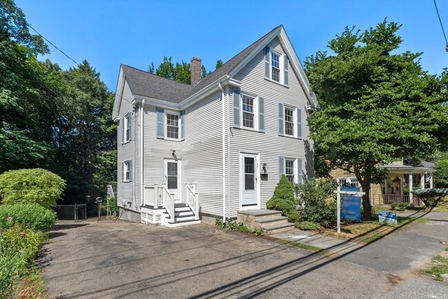 Building Photo - 37 Cedar St