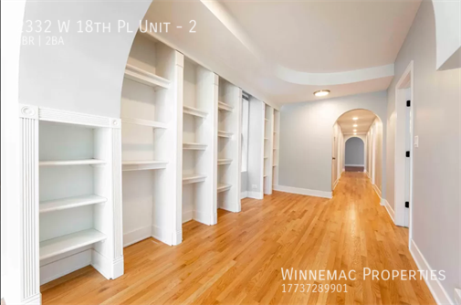 Foto del edificio - 2332 W 18th Pl